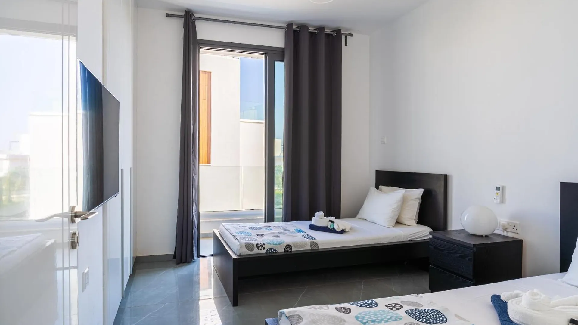 By The Beach Villa 11 Protaras Kıbrıs