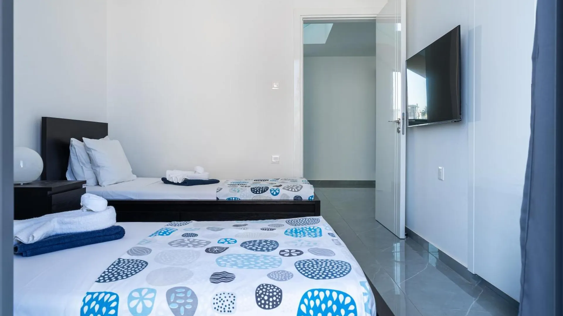 By The Beach Villa 11 Protaras 0*,